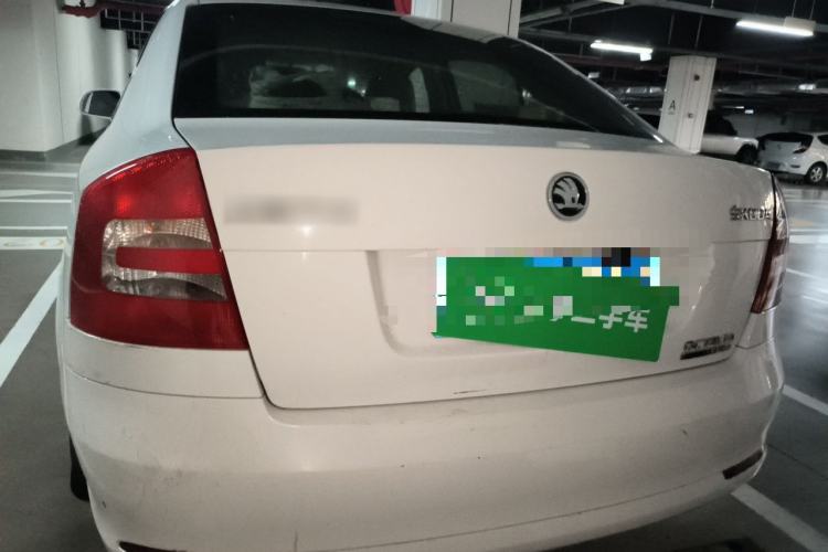 Used Skoda Octavia 2015 Classic Model 1.6L Automatic Elegance Edition Rear