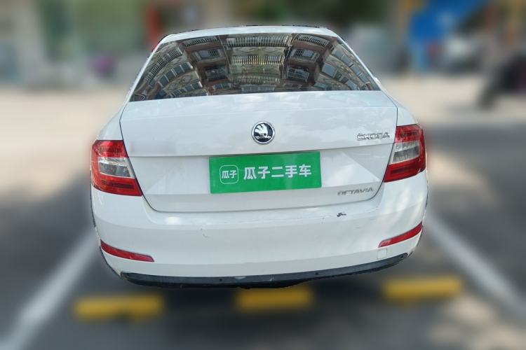 Used Skoda Octavia 2015 1.6L Automatic Yijie Edition Rear