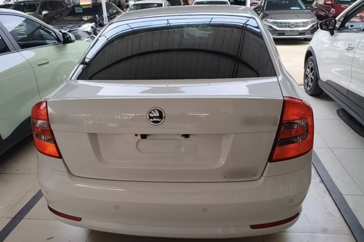 Used Skoda Octavia 2015 Classic Model 1.6L Automatic Yijie Version Rear
