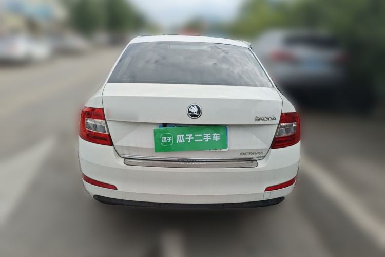 Used Skoda Octavia 2015 1.6L Manual Yijun Edition Rear