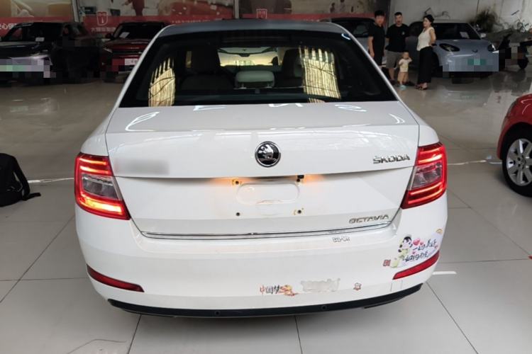 Used Skoda Octavia 2015 1.6L Automatic Yijun Edition Rear