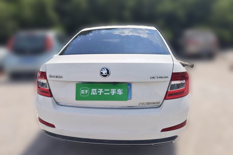 Used Skoda Octavia 2015 1.6L Manual Yijun Edition Rear