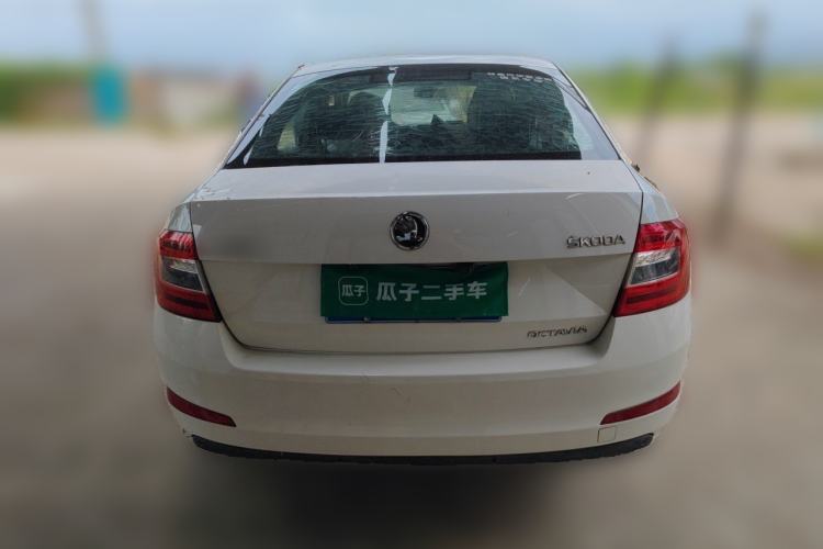 Used Skoda Octavia 2015 1.6L Automatic Yijie Edition Rear