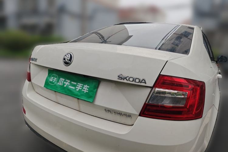Used Skoda Octavia 2015 1.6L Automatic Yijie Edition Rear