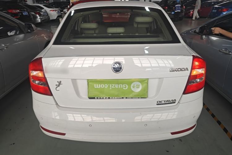 Used Skoda Octavia 2015 Classic Model 1.6L Automatic Yijie Version Rear