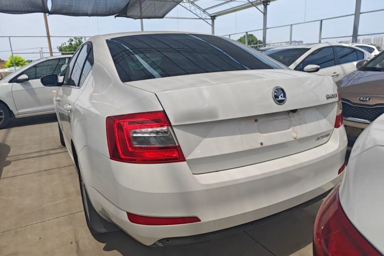 Used Skoda Octavia 2015 1.6L Automatic Yijie Edition Rear