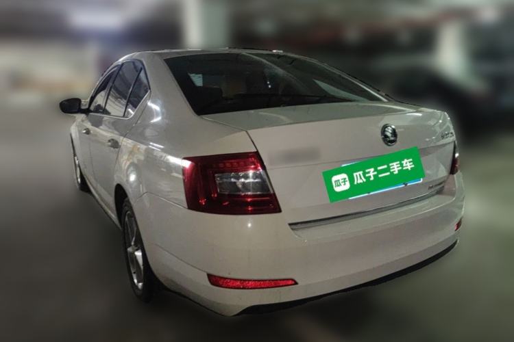 Used Skoda Octavia 2015 1.6L Automatic Yijun Edition Rear Left 45 Deg