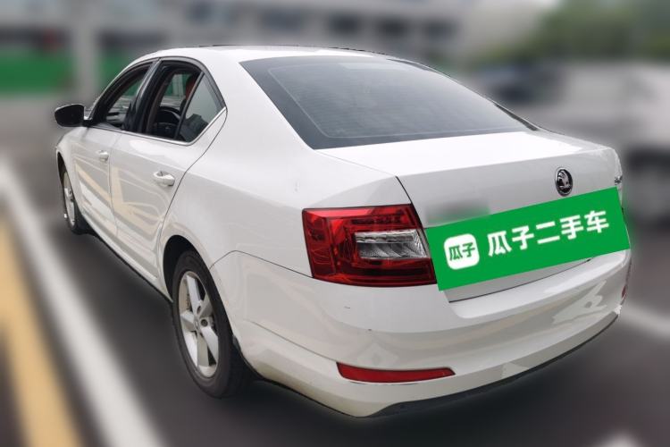 Used Skoda Octavia 2015 1.6L Automatic Yijun Edition Rear Left 45 Deg