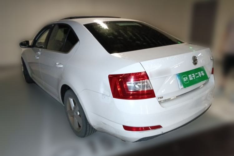 Used Skoda Octavia 2015 1.4TSI DSG Yijun Edition Rear Left 45 Deg
