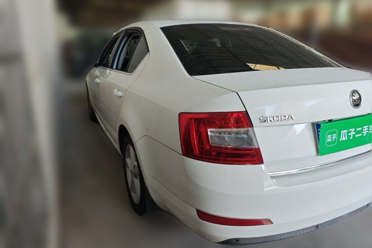 Used Skoda Octavia 2015 1.6L Automatic Yijun Edition Rear Left 45 Deg
