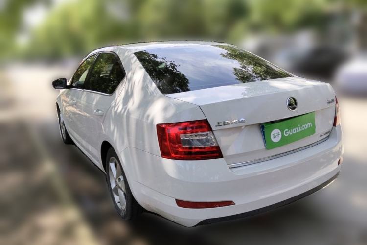 Used Skoda Octavia 2015 1.6L Manual Yijun Edition Rear Left 45 Deg