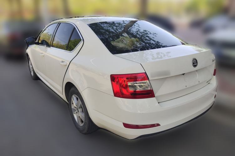 Used Skoda Octavia 2015 1.6L Manual Eado Edition Rear Left 45 Deg