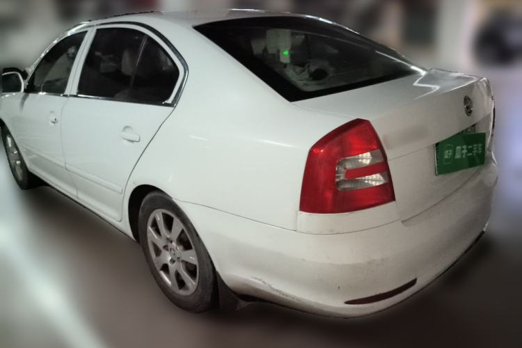 Used Skoda Octavia 2015 Classic Model 1.6L Automatic Elegance Edition Rear Left 45 Deg
