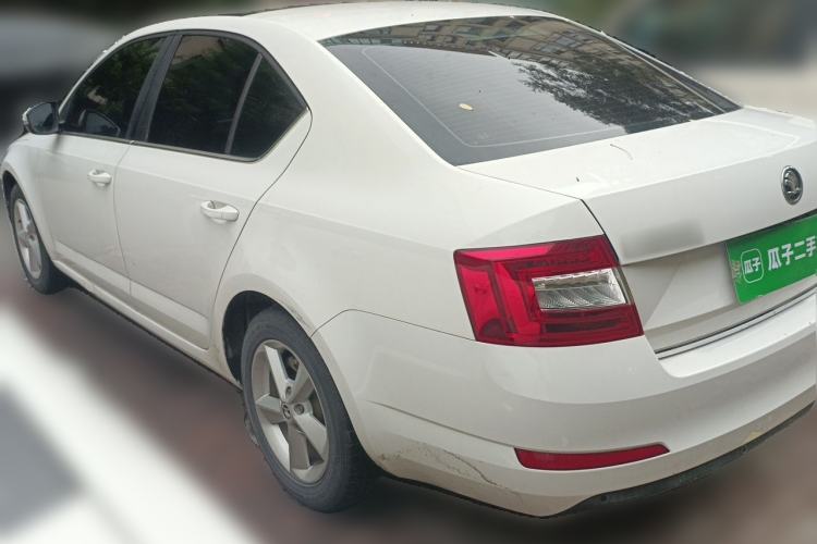 Used Skoda Octavia 2015 1.6L Automatic Yijie Edition Rear Left 45 Deg
