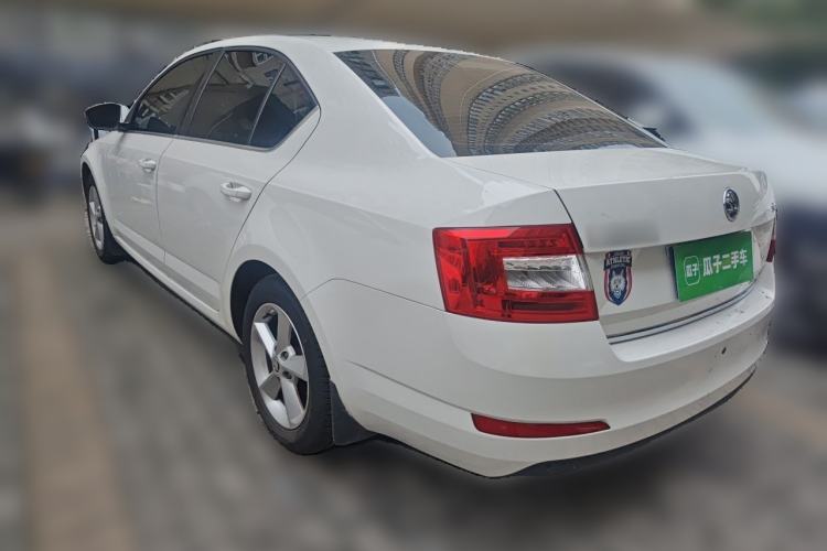 Used Skoda Octavia 2015 1.6L Manual Yijun Edition Rear Left 45 Deg