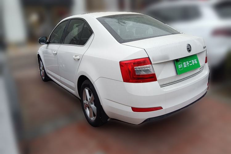 Used Skoda Octavia 2015 1.6L Automatic Yijun Edition Rear Left 45 Deg