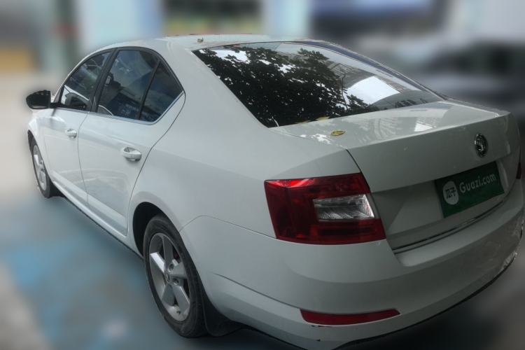 Used Skoda Octavia 2015 1.6L Automatic Yijun Edition Rear Left 45 Deg