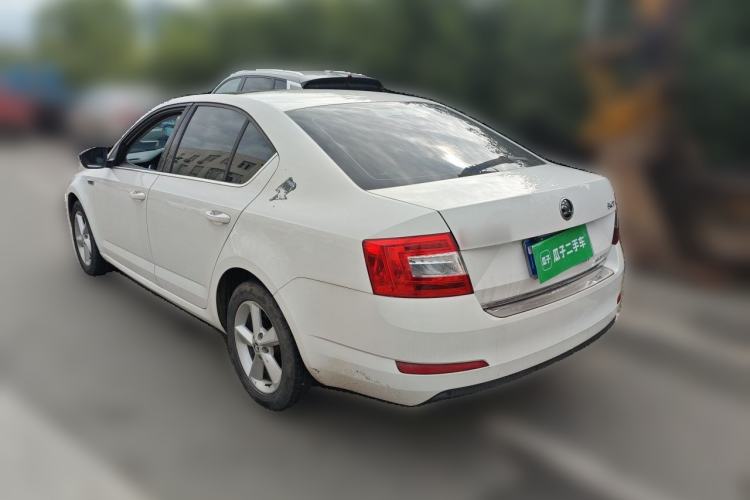 Used Skoda Octavia 2015 1.6L Manual Yijun Edition Rear Left 45 Deg