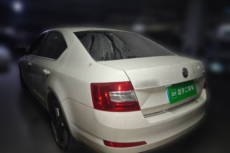 Used Skoda Octavia 2015 1.6L Manual Yijun Edition Rear Left 45 Deg