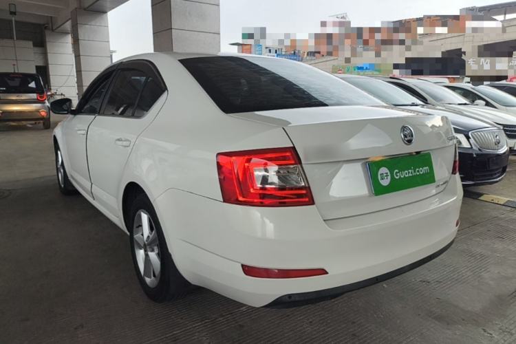 Used Skoda Octavia 2015 1.6L Automatic Yijie Edition Rear Left 45 Deg
