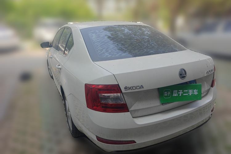 Used Skoda Octavia 2015 1.6L Automatic Yijie Edition Rear Left 45 Deg