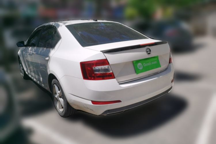 Used Skoda Octavia 2015 1.4TSI DSG Yijun Edition Rear Left 45 Deg