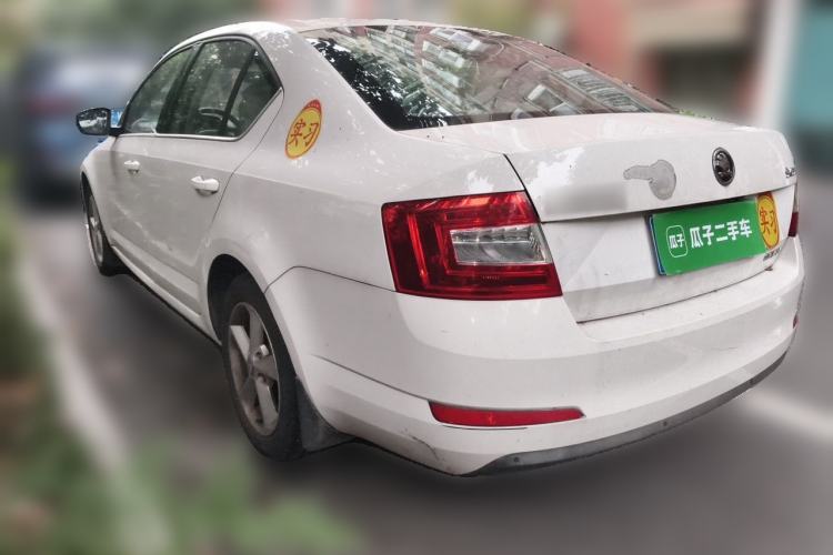 Used Skoda Octavia 2015 1.6L Automatic Yijie Edition Rear Left 45 Deg