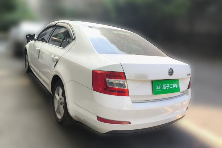 Used Skoda Octavia 2015 1.6L Automatic Yijun Edition Rear Left 45 Deg
