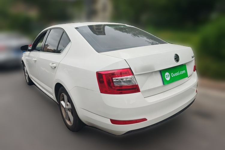 Used Skoda Octavia 2015 1.6L Automatic Yijie Edition Rear Left 45 Deg
