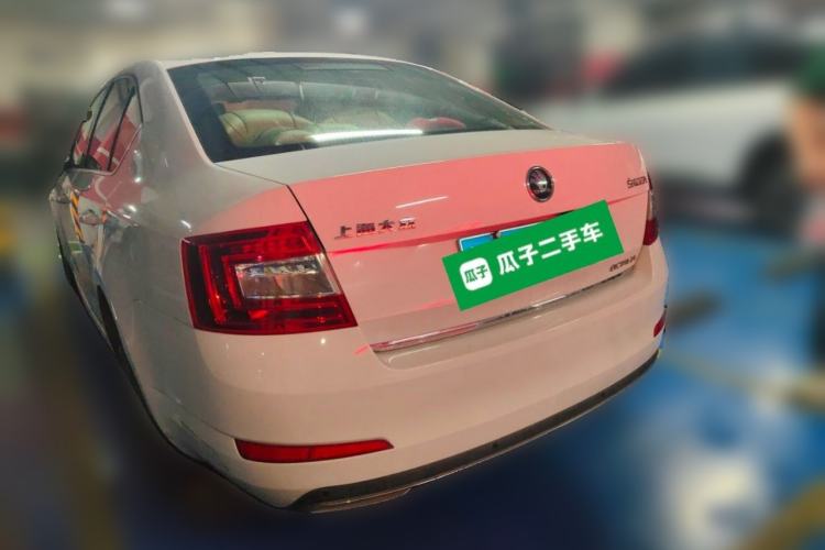 Used Skoda Octavia 2015 1.6L Manual Yijun Edition Rear Left 45 Deg