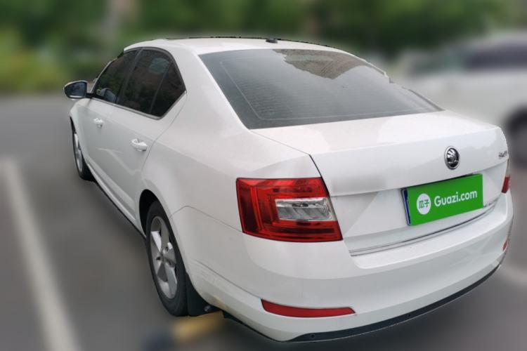 Used Skoda Octavia 2015 1.6L Automatic Yijun Edition Rear Left 45 Deg