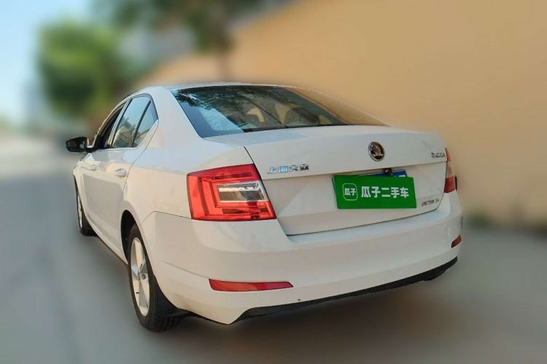 Used Skoda Octavia 2015 1.6L Manual Yijie Edition Rear Left 45 Deg