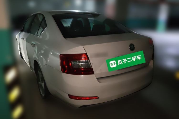 Used Skoda Octavia 2015 1.6L Automatic Yijun Edition Rear Left 45 Deg