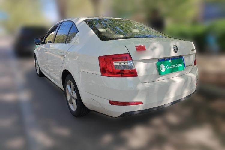 Used Skoda Octavia 2015 1.6L Manual Yijie Edition Rear Left 45 Deg
