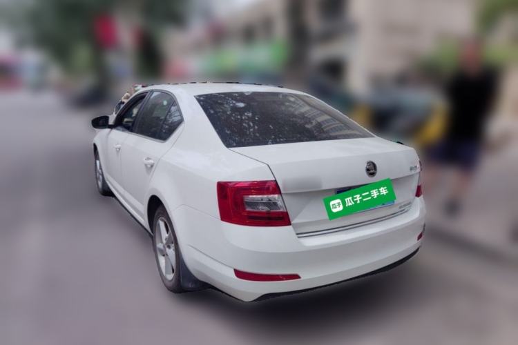 Used Skoda Octavia 2015 1.6L Automatic Yijun Edition Rear Left 45 Deg