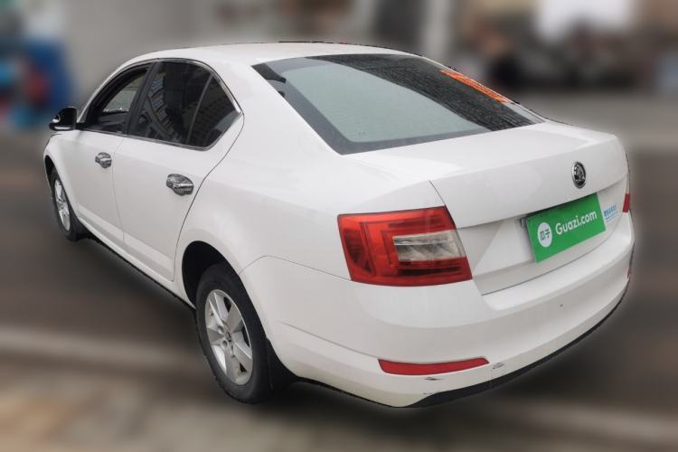 Used Skoda Octavia 2015 1.6L Manual Eado Edition Rear Left 45 Deg