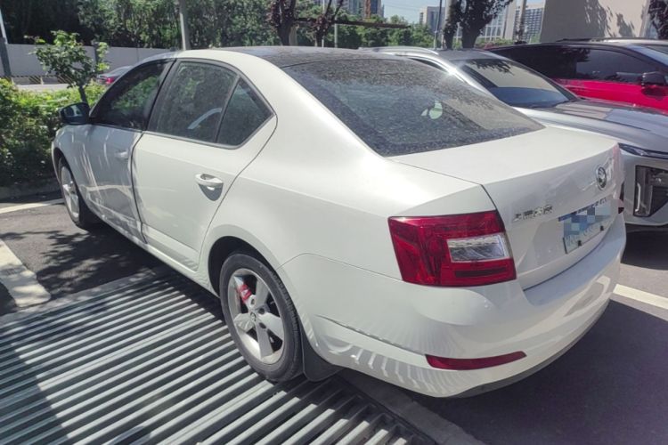 Used Skoda Octavia 2015 1.6L Automatic Yijie Edition Rear Left 45 Deg