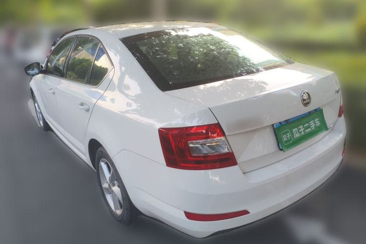 Used Skoda Octavia 2015 1.6L Automatic Yijie Edition Rear Left 45 Deg