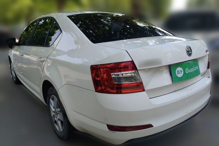 Used Skoda Octavia 2015 1.6L Manual Eado Edition Rear Left 45 Deg