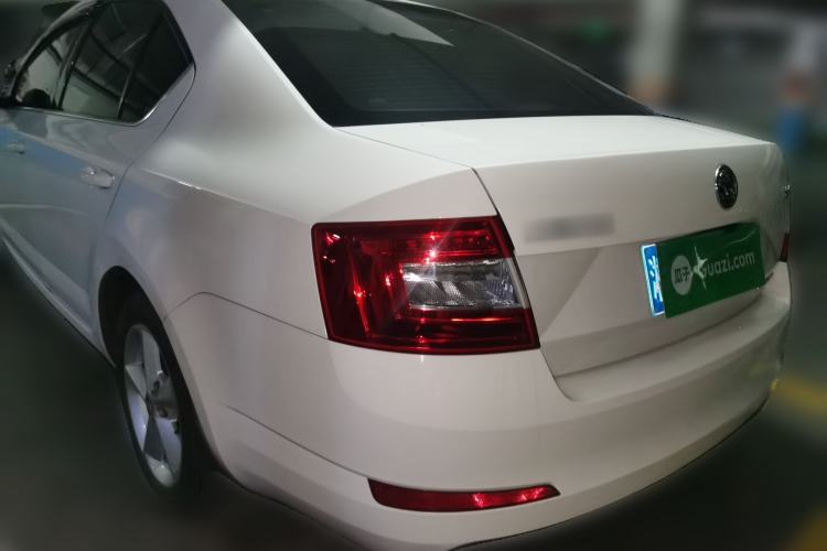 Used Skoda Octavia 2015 1.6L Automatic Yijie Edition Rear Left 45 Deg