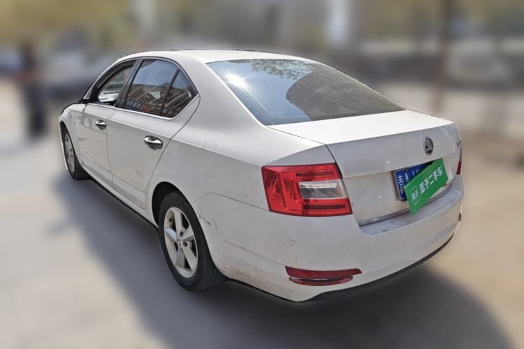 Used Skoda Octavia 2015 1.6L Manual Yijun Edition Rear Left 45 Deg