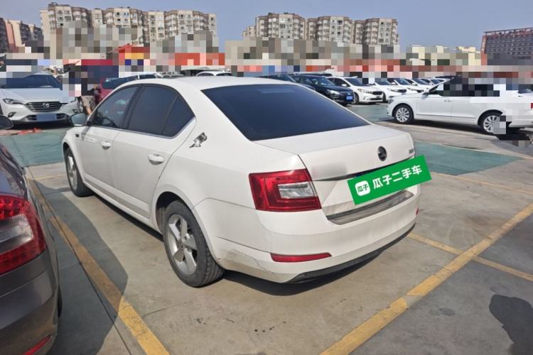 Used Skoda Octavia 2015 1.6L Manual Yijun Edition Rear Left 45 Deg