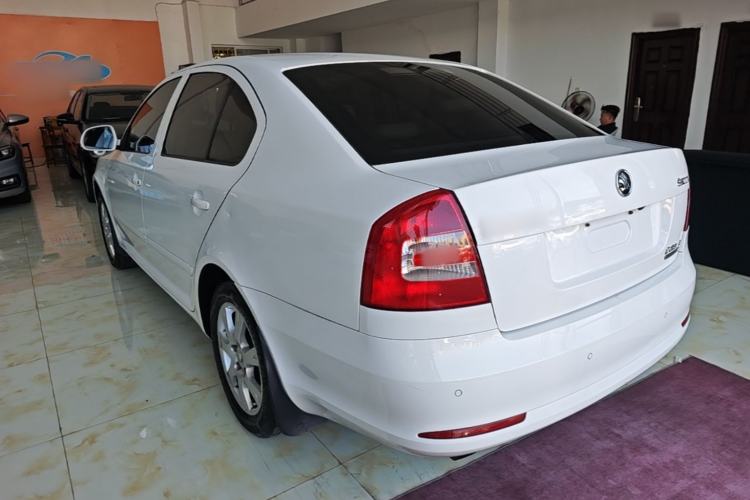Used Skoda Octavia 2015 Classic Model 1.6L Automatic Yijie Version Rear Left 45 Deg