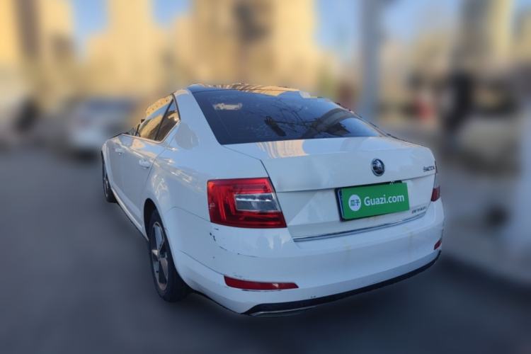 Used Skoda Octavia 2015 1.6L Automatic Yijun Edition Rear Left 45 Deg