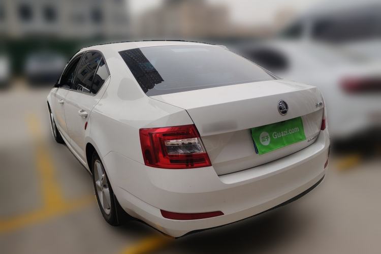Used Skoda Octavia 2015 1.6L Automatic Yijie Edition Rear Left 45 Deg