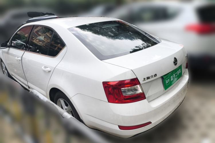 Used Skoda Octavia 2015 1.6L Automatic Yijie Edition Rear Left 45 Deg