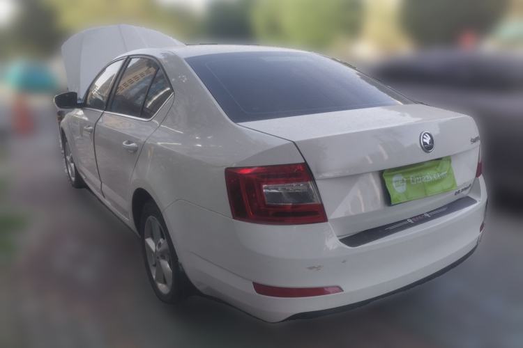 Used Skoda Octavia 2015 1.6L Automatic Yijie Edition Rear Left 45 Deg