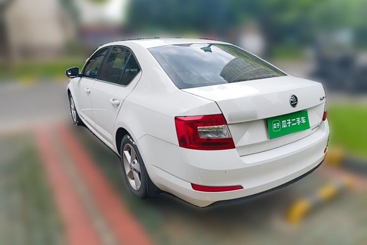 Used Skoda Octavia 2015 1.6L Automatic Yijie Edition Rear Left 45 Deg