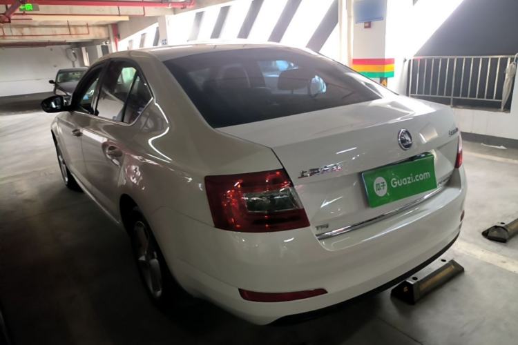 Used Skoda Octavia 2015 1.4TSI DSG Yijun Edition Rear Left 45 Deg