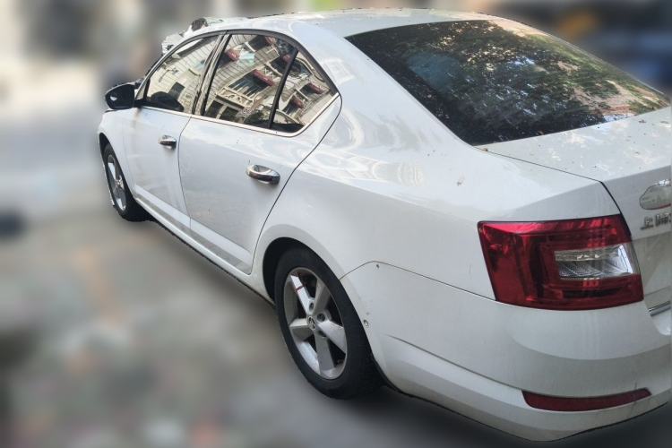 Used Skoda Octavia 2015 1.6L Automatic Yijie Edition Rear Left 45 Deg
